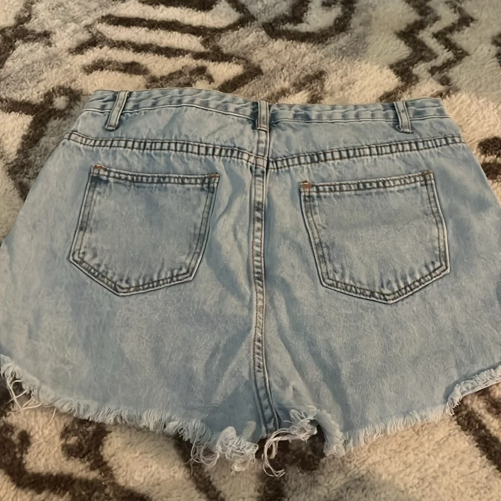 Light Washed Jean Short - Picture 2 of 4